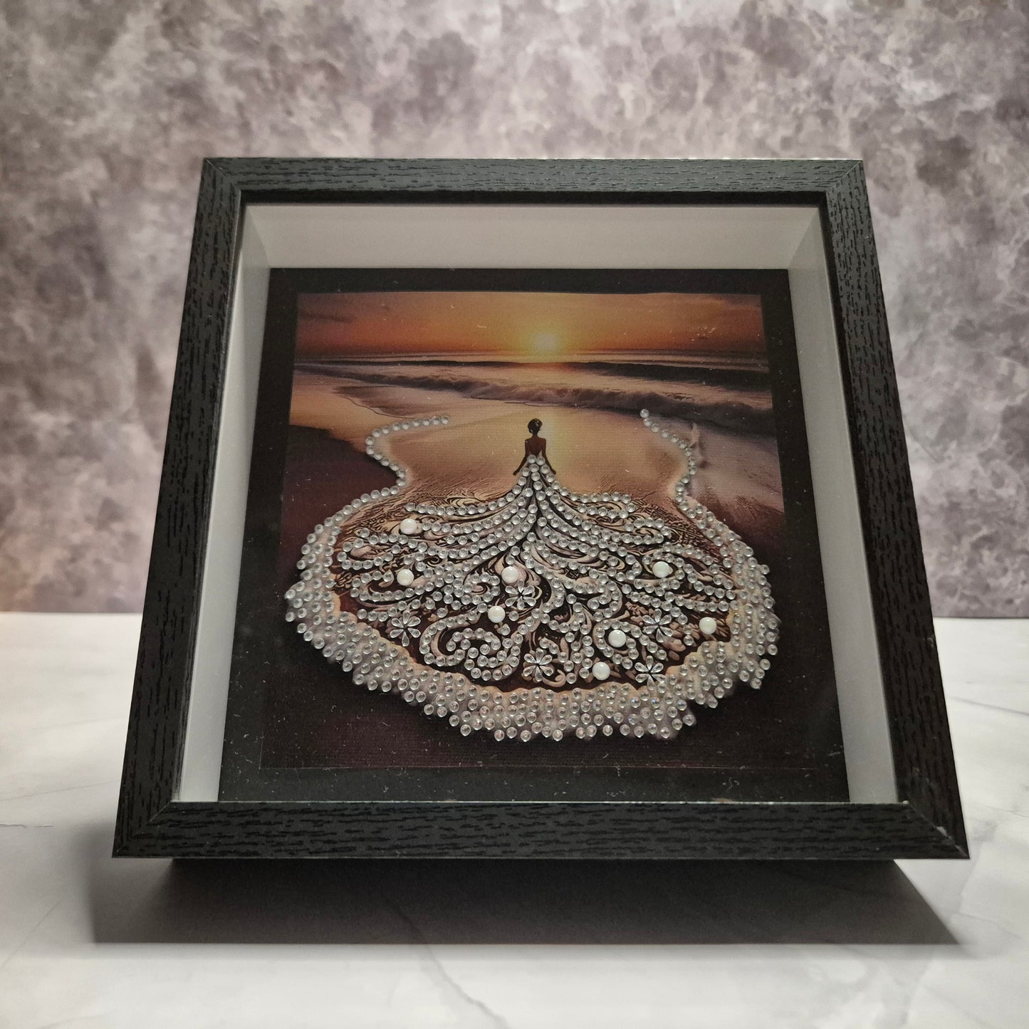 Diamond Horizon Frame
